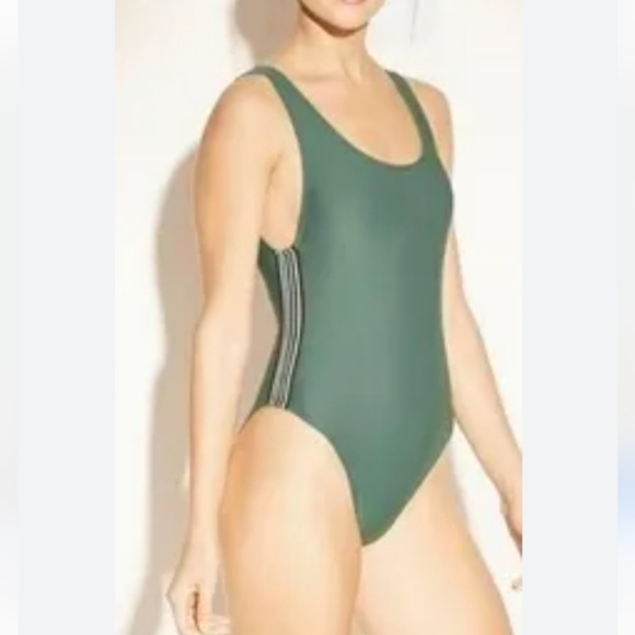 Xhilaration women's one piece swimsuit size (M). - Picture 1 of 11